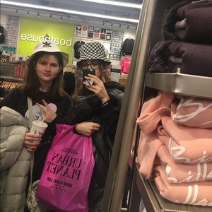 Meet your Posher, Matea